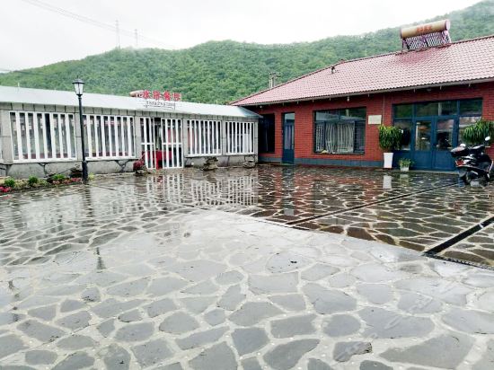 丹东宽甸绿江村农家院