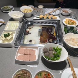 首页>榆林市>餐饮服务>餐馆>正餐>中餐正餐>海底捞火锅(榆星广场店)
