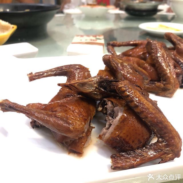 豆腐煲烧鹅例牌推荐菜:好煮意时尚餐饮位于江门市开平市幕村路6-8号