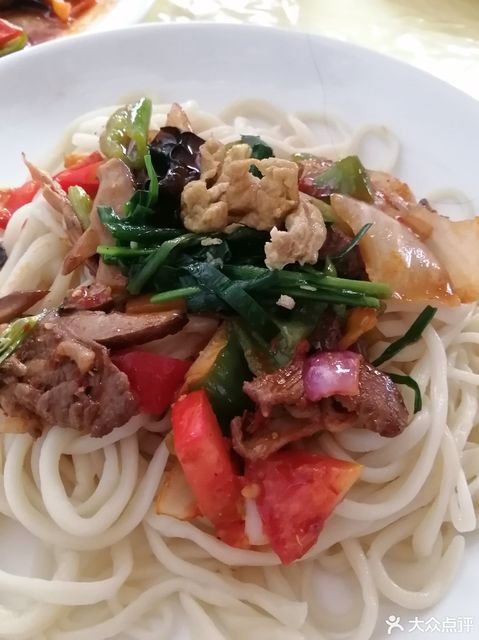 餐饮服务 餐馆 > 留步香野蘑菇拌面王   相关搜索 凯麦尔丁蓝鸽子店味