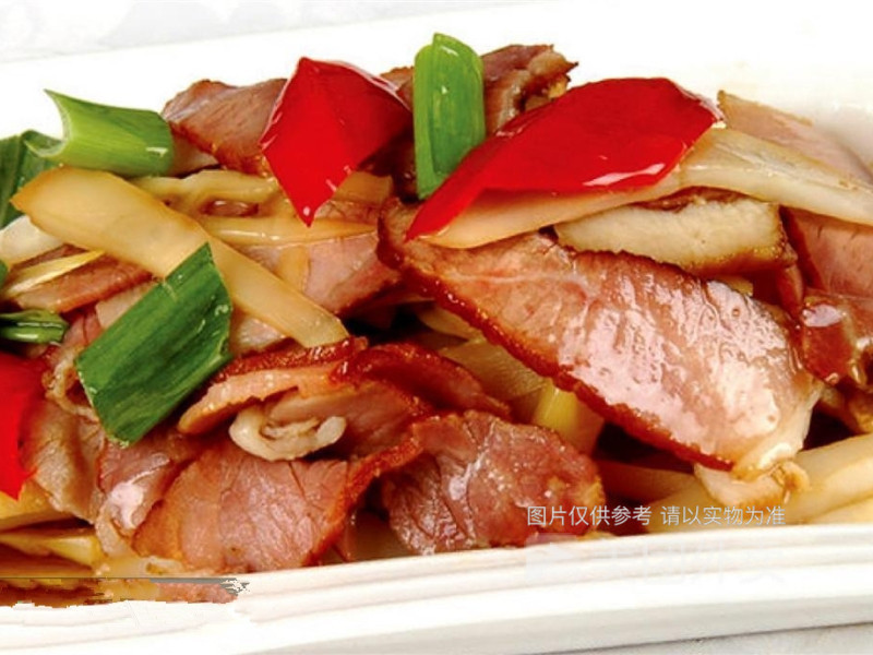 腊肉盖浇饭图片