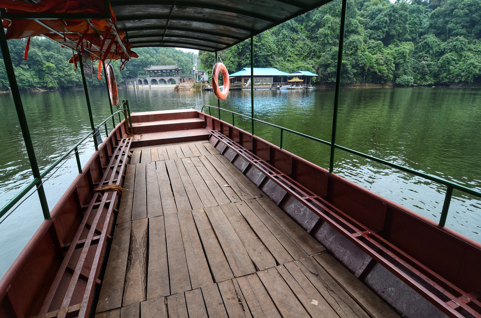 景点公园 景点 > 竹溪湖风景区 标签: 推荐菜: 分类:风景名胜;scenic