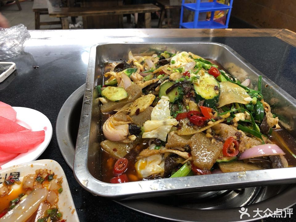 巴中市 餐饮服务 餐馆 正餐 中餐正餐 万州烤鱼推荐菜:分类:餐馆