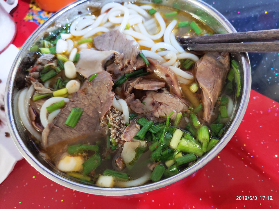 朱葛土山羊羊肉粉名城大肉粉仡佬原汤牛肉粉硬功夫(沙河路店)沙河紫云