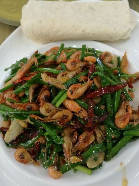 煎饼卷小河虾