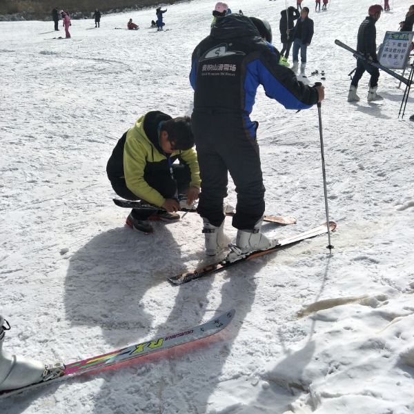 麦积山滑雪场