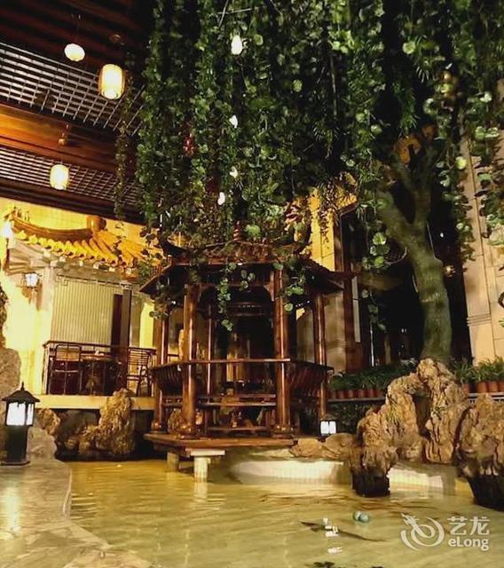 沈阳市 住宿服务 酒店 > 金城宾馆 标签: 推荐菜: 分类:酒店;宾馆酒店