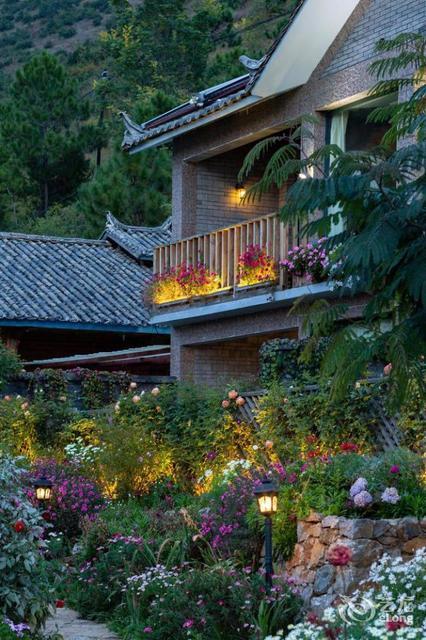 泸沽湖听花堂海景花园客栈