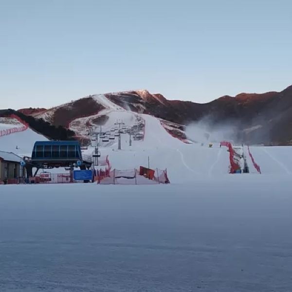 【七山滑雪度假区】七山滑雪度假区门票,七山滑雪度假区游玩攻略_360