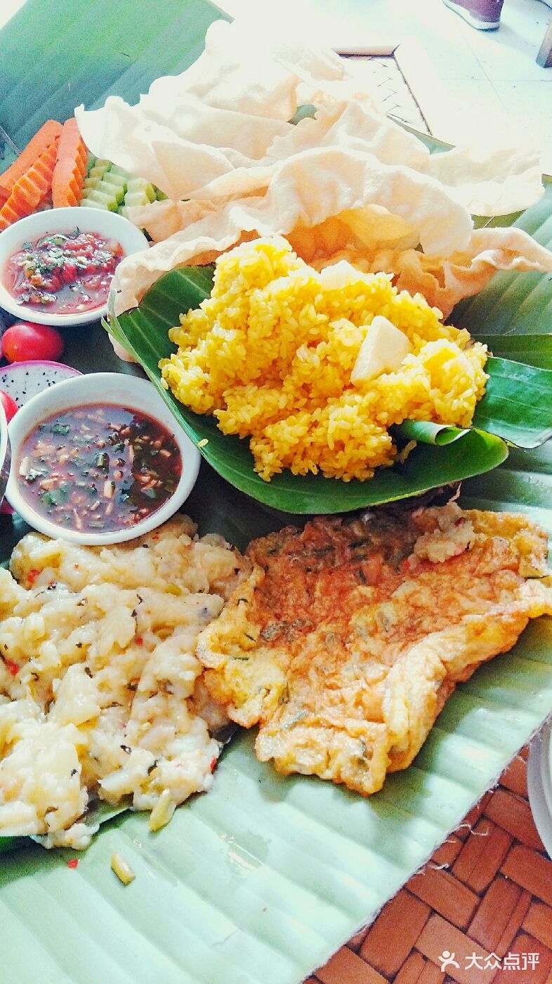 昆明市 餐饮服务 餐馆 快餐 > 腾冲特色饵丝店(西华北路店) 艾维故事.