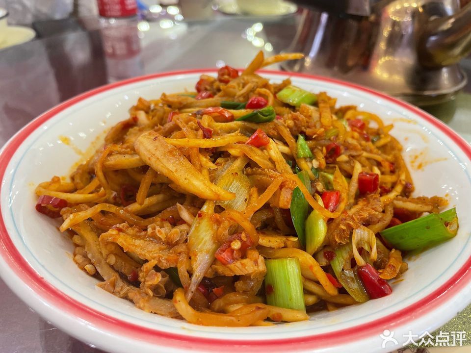 武冈豆腐板栗土鸡汤推荐菜:爱饭餐饮店位于邵阳市武冈市同保北路展辉