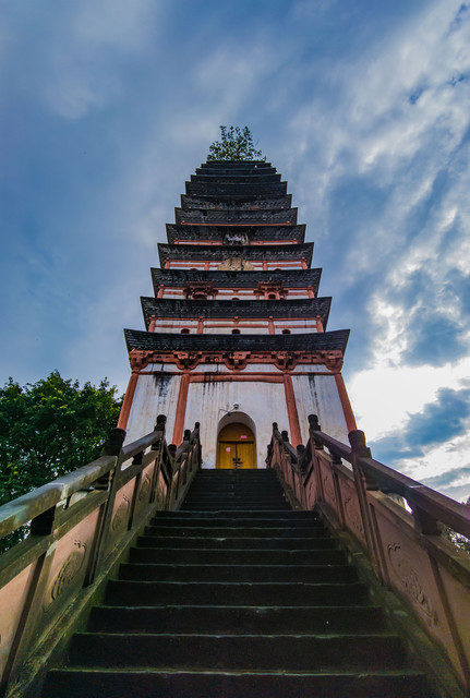 白塔园位于成都市简阳市简城街道红塔村推荐菜:分类:景点;寺庙道观