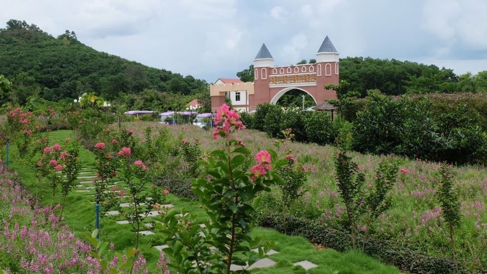 屯昌县 休闲娱乐 > 梦幻香山芳香文化园