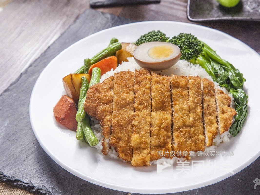 小米粒烤肉饭鸡排饭