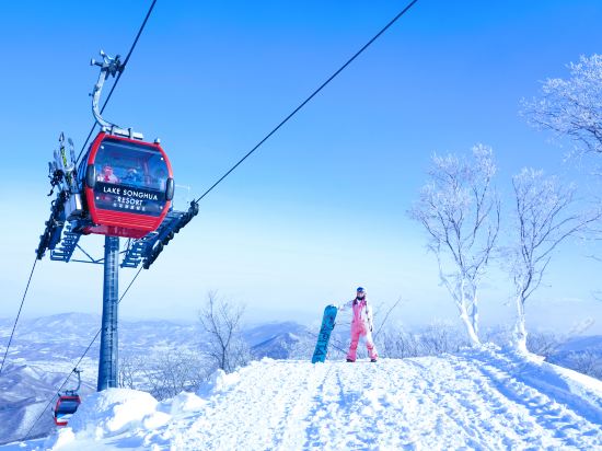 吉林万科松花湖滑雪场-枫林晚滑雪别墅