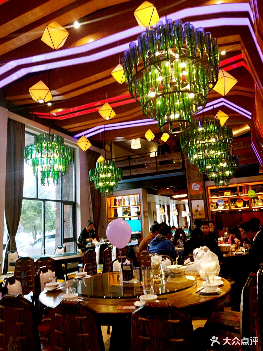 吉安市 餐饮服务 餐馆 正餐 中餐正餐 > 吉州区胡胖子有点味时尚餐厅