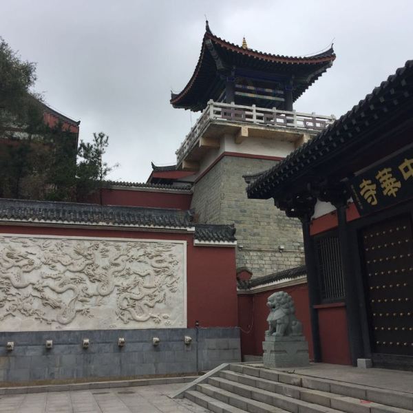建有道教庙宇,后均倾圮,本世纪初复建道观万寿宫,又将原佛教万寿寺