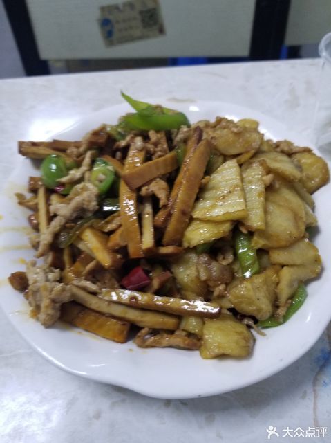 推荐菜:标签:餐馆中餐餐饮家常菜快餐文斌餐馆位于长沙市芙蓉区东岸