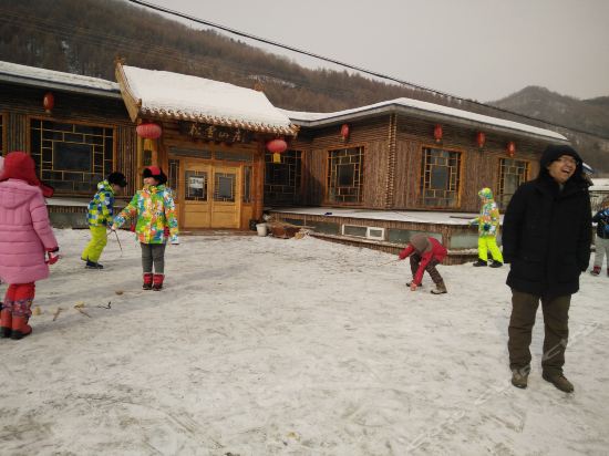 白山墨子松岭雪村松雪山庄特色民宿