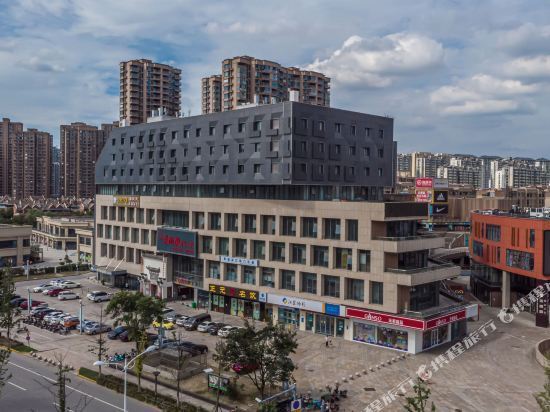柏宜酒店(新之城购物广场店)