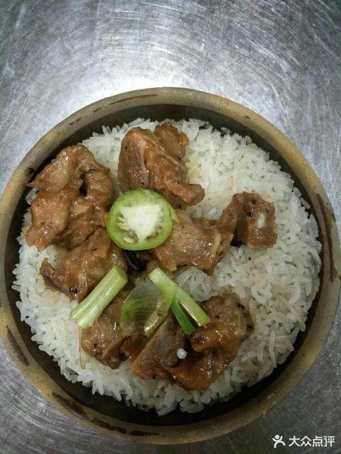 餐饮服务 餐馆 > 社乡食堂(容桂店)推荐菜:分类:餐饮;食堂;中式快餐