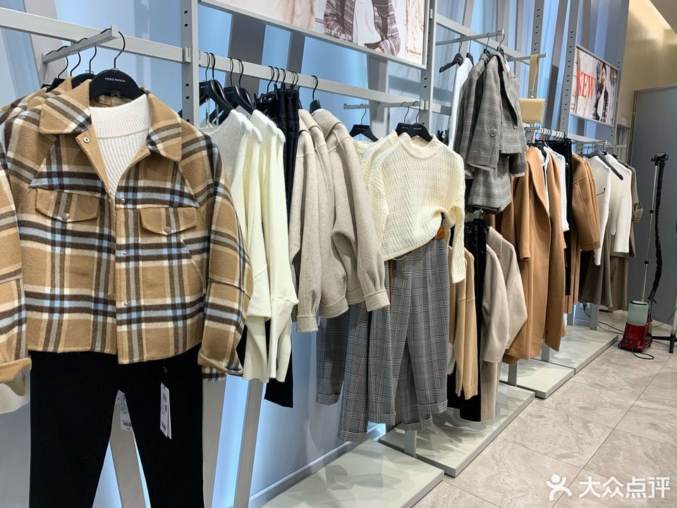 上海市 购物服务 商铺 服装鞋帽皮具店 > 鳄鱼专卖店