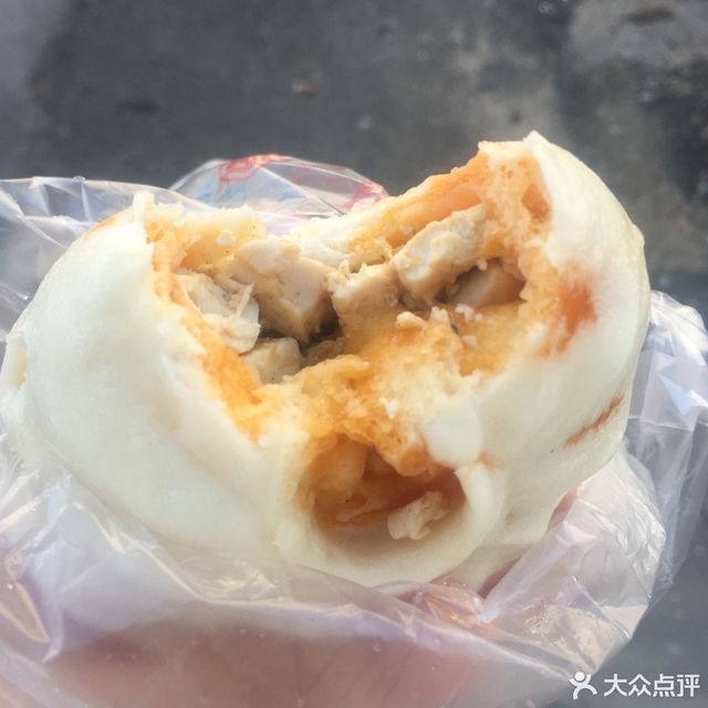 梅干菜炖肉包早阳汤包推荐菜:早阳淮阳早点(江浦路店)位于上海市杨浦