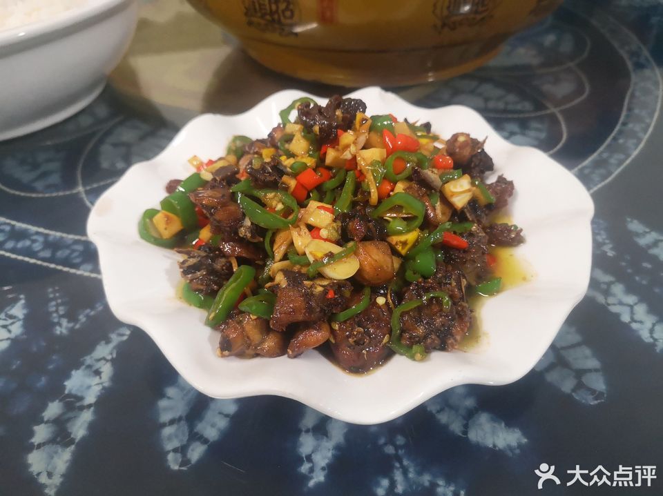 大理农家海稍鱼馆位于临沧市临翔区锦绣江山一期8栋附近 标签:餐馆