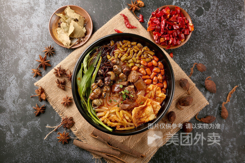 浓浓的广西螺蛳粉味道,值得品尝,店面比较旧,应该是有一定的历史了