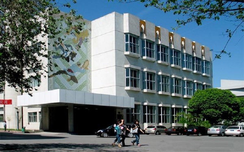                    新疆艺术学院