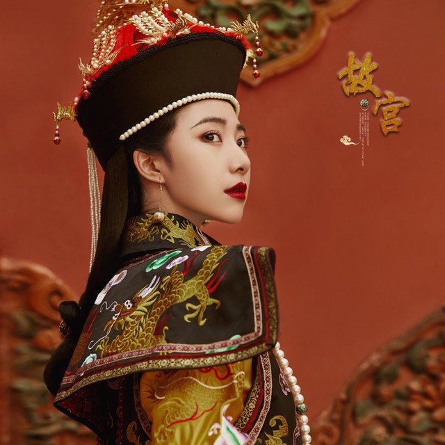          锦瑟古装旅拍摄影故宫