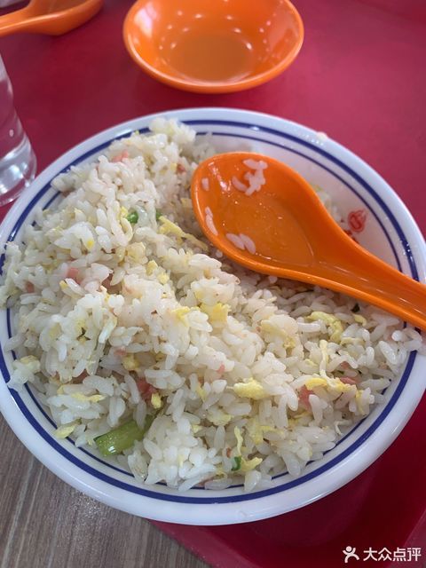 顺旺基中式快餐(桃安路店)位于杭州市余杭区桃安路与仙塘西街交汇处