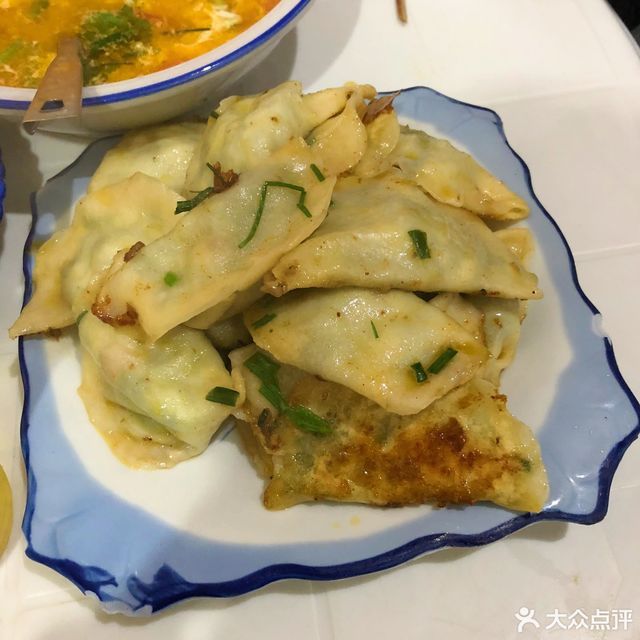 煎饺 推荐菜:分类:餐饮;煎饺;餐馆;中餐;小吃;小吃快餐店;快餐;饺子