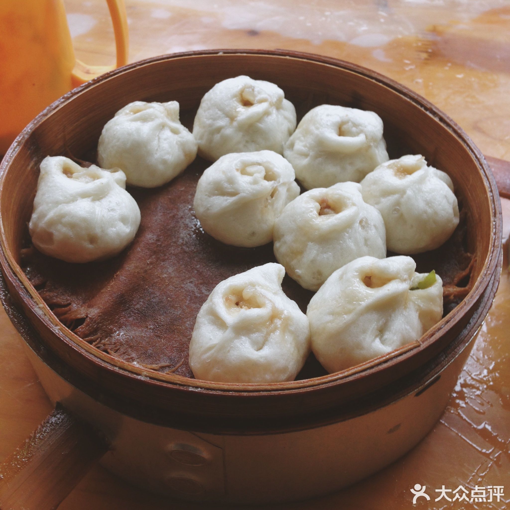         正宗杭州小笼包(青年路店