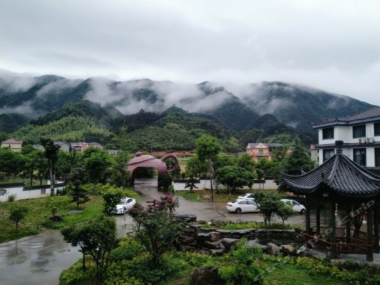 衢州市 住宿服务 酒店 > 开化茶人方度假别墅 标签: 推荐菜: 分类