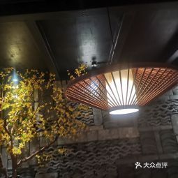 黄金台猪脚鸿升店