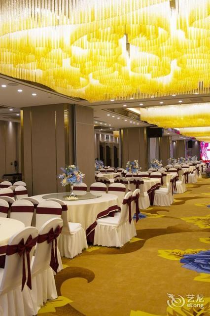 兰州市 餐饮服务 餐馆 正餐 中餐正餐 > 陇鑫大酒店