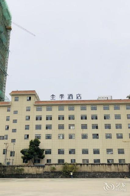 全季酒店(合肥经开区大学城)位于合肥市肥西县金寨南路69号(金寨南路