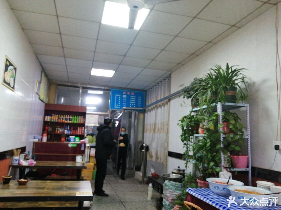 伊斯兰羊肉泡馍位于渭南市大荔县联合巷与西二环交叉口 标签:餐饮快餐