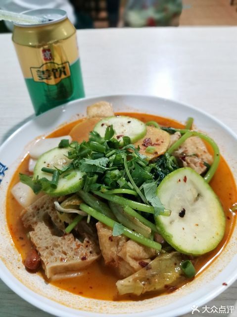 推荐菜:聚萍麻辣烫(一分店)位于武威市凉州区达府街与凤凰路交汇处