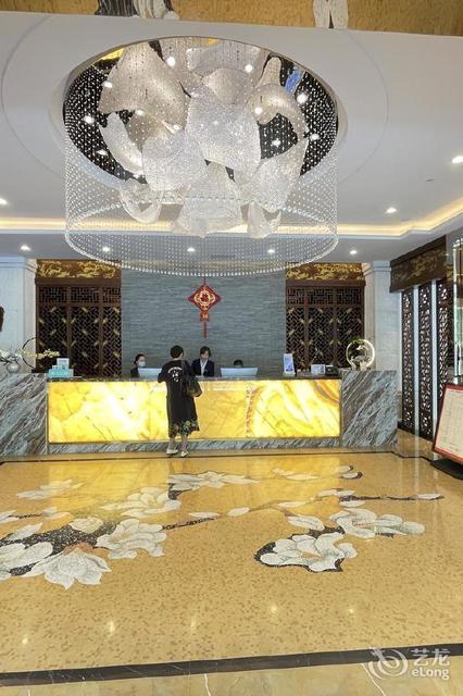 崇州街子樱花温泉假日酒店
