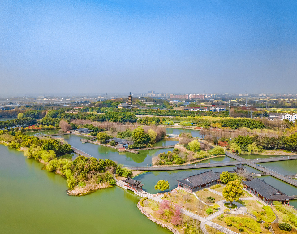 苏州虎丘湿地公园位于苏州市相城区黄桥街道标签:天然氧吧景点公园