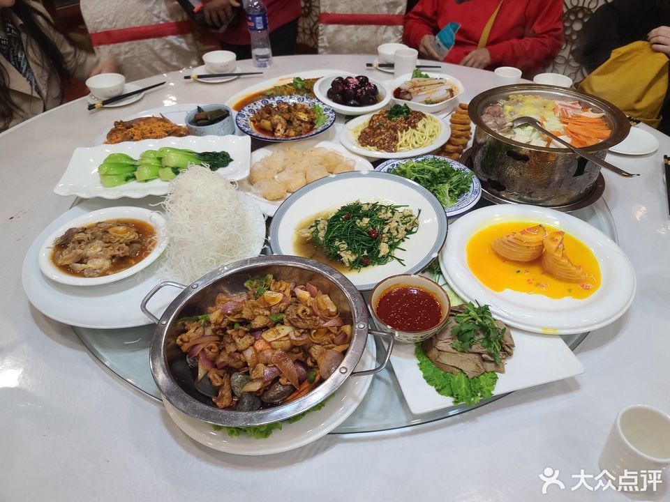 敦煌楼位于酒泉市敦煌市鸣山路广源大酒店对面 标签:餐馆中餐餐饮家常