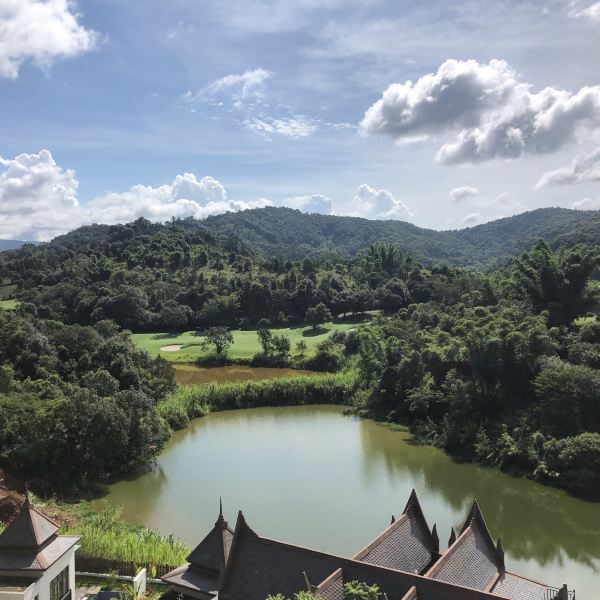 > 勐巴拉国际旅游度假区chenhutamu:勐巴拉国际旅游度假区在勐海县,离