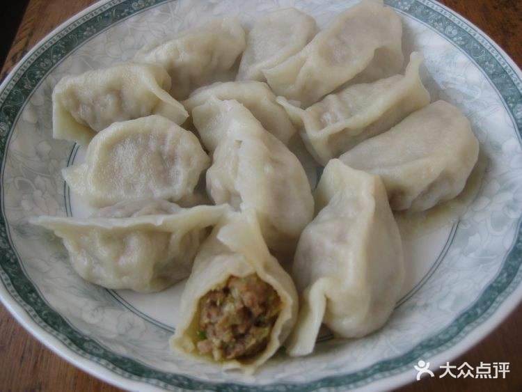 韭菜肉水饺美味烤鲅鱼推荐菜:标签:餐馆餐饮快餐小吃饺子中餐餐厅