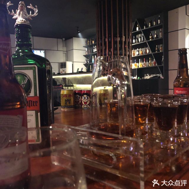 深夜酒吧