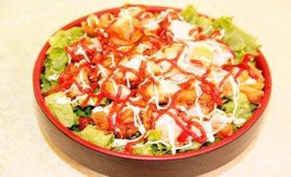 推荐菜:芝士烤肉拌饭鸡柳烤肉脆皮鸡双拼分类:餐馆;餐饮;外国菜;拌饭