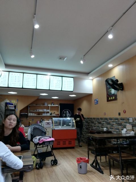 粒粒香木桶饭位于莆田市涵江区茶之道(梧塘店)南100米 标签:餐饮快餐