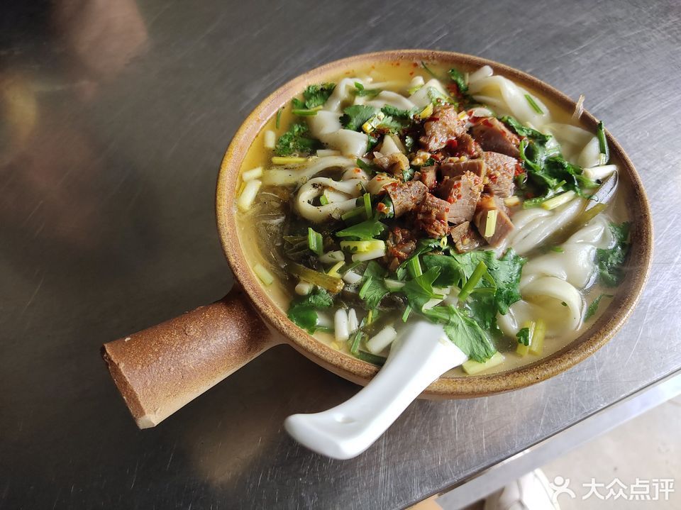 漯河市 餐饮服务 餐馆 > 班记砂锅烩面 标签: 推荐菜:分类:餐饮;快餐