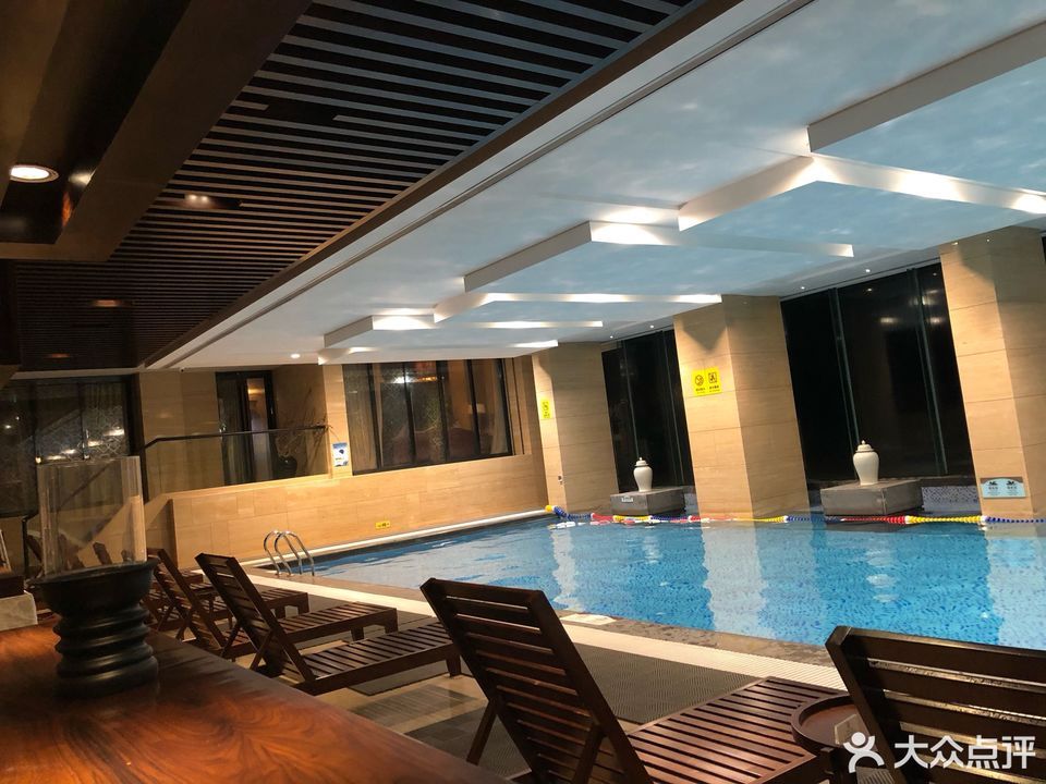             梅地亚君澜度假酒店